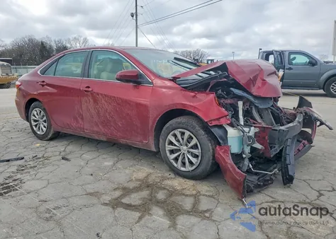 2015 Toyota Camry Le z USA, uszkodzony, nr VIN 4T1BF1FK3FU967608